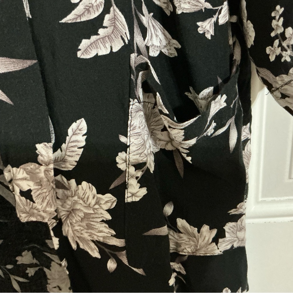 Spiritual Gangster Women’s Maya Black Floral Tie Front Kimono Robe Size OS - Picture 7 of 10